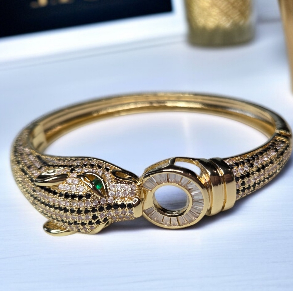 18k Gold Plated Chunky Leopard Panther Zircon Pave Crystal Doorknocker Bracelet - Picture 4 of 6